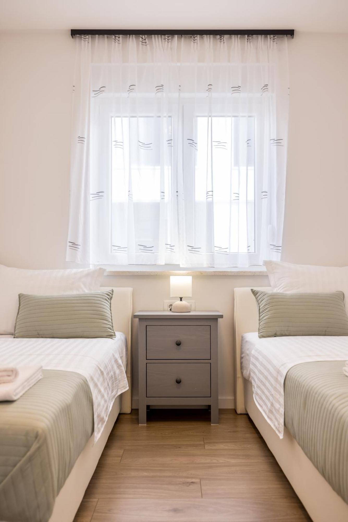 Kaštela Adriatic Nest, Cozy And Modern Two Bedroom Apartment מראה חיצוני תמונה