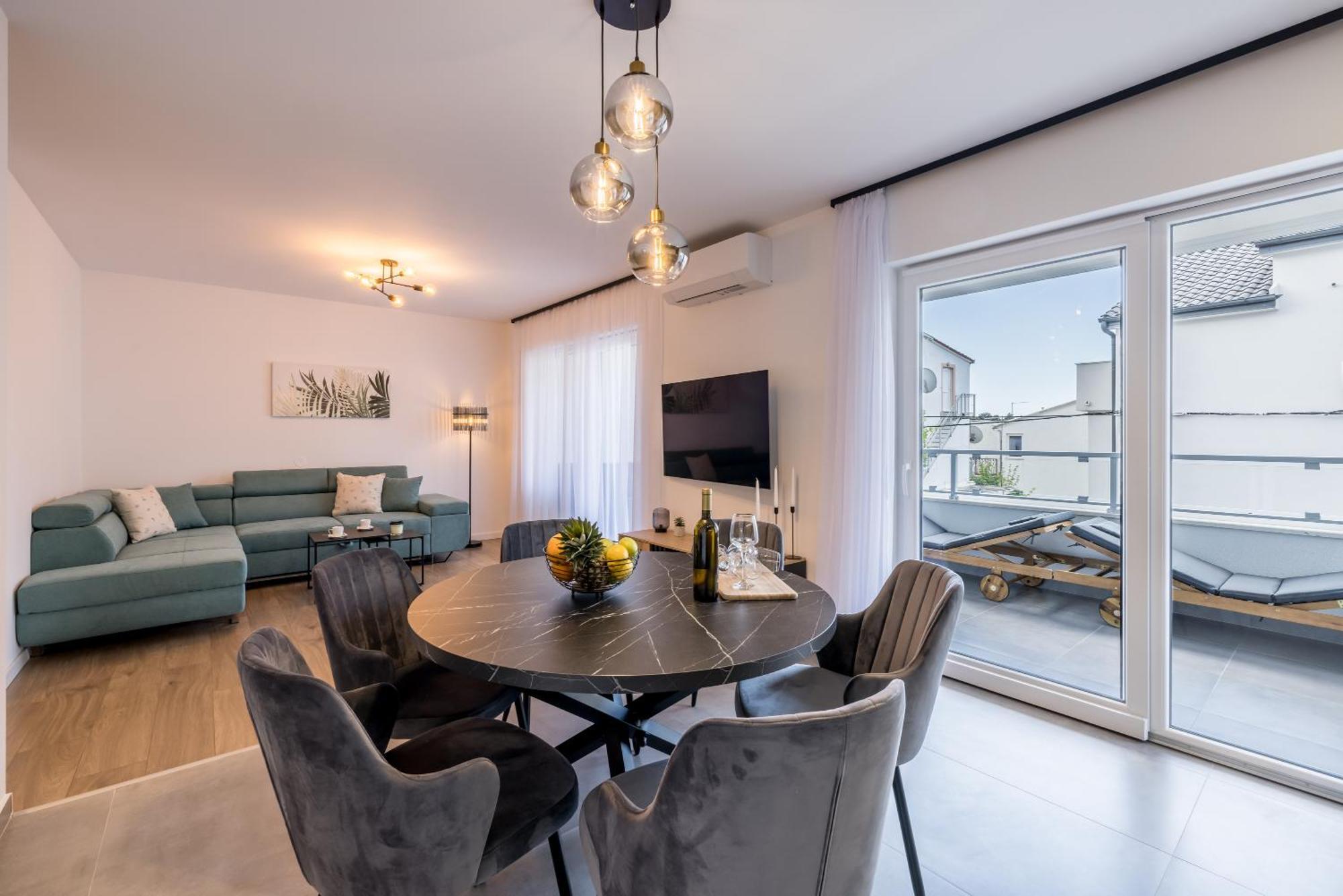 Kaštela Adriatic Nest, Cozy And Modern Two Bedroom Apartment מראה חיצוני תמונה