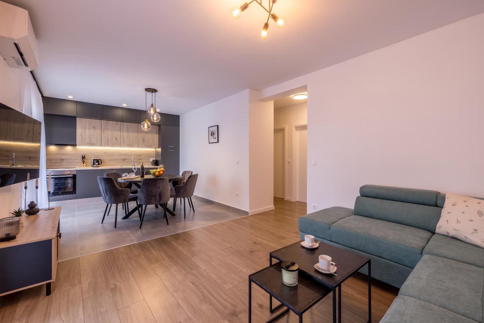 Kaštela Adriatic Nest, Cozy And Modern Two Bedroom Apartment מראה חיצוני תמונה