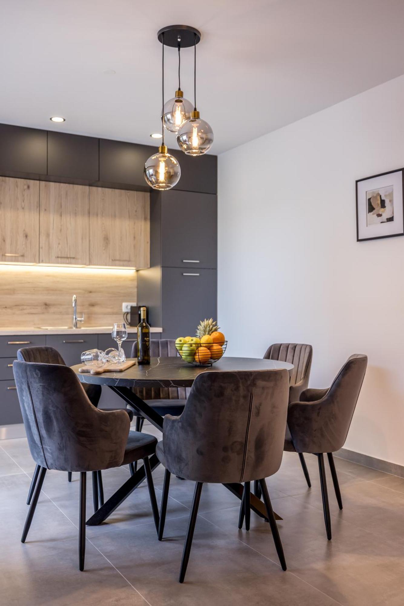 Kaštela Adriatic Nest, Cozy And Modern Two Bedroom Apartment מראה חיצוני תמונה