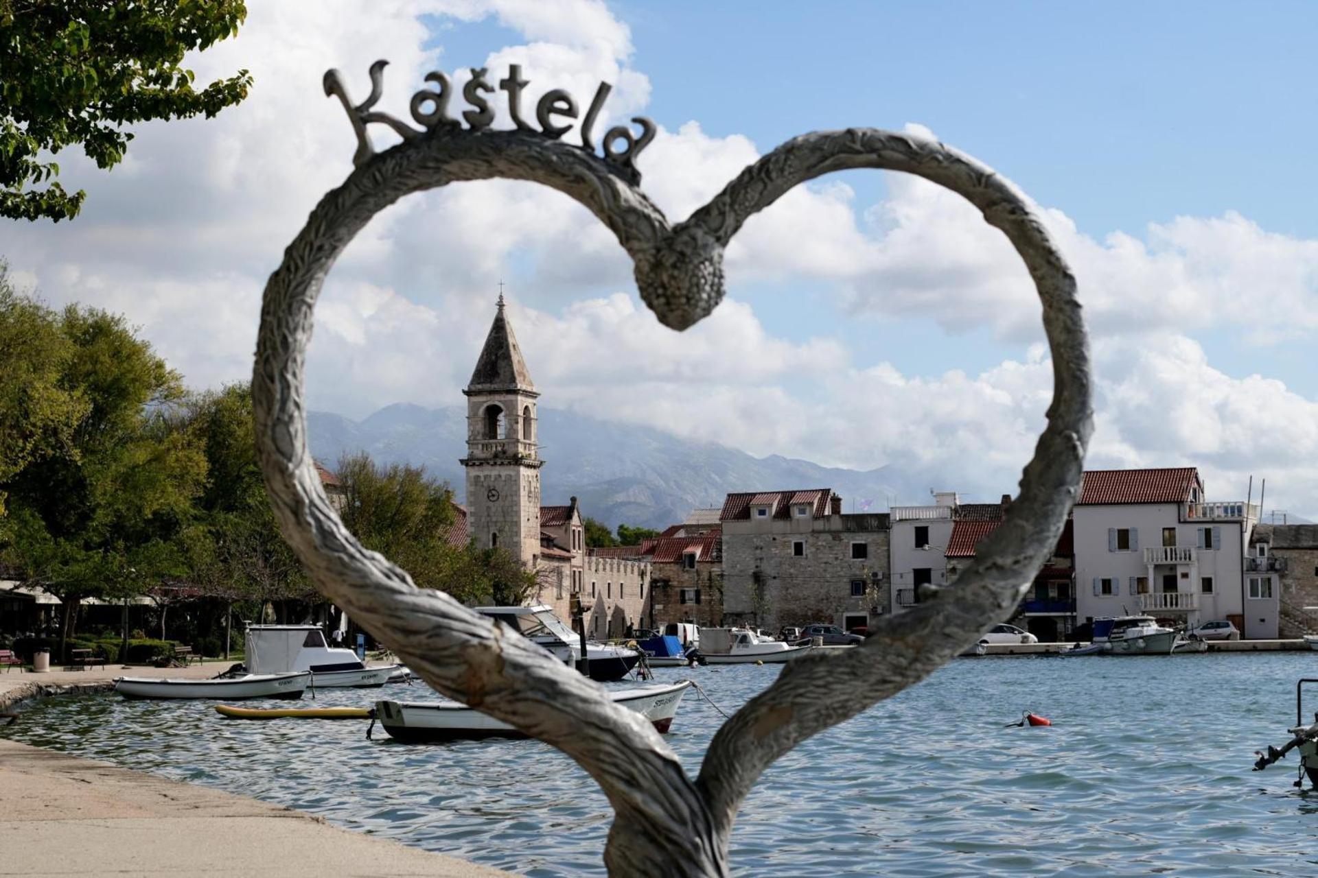Kaštela Adriatic Nest, Cozy And Modern Two Bedroom Apartment מראה חיצוני תמונה